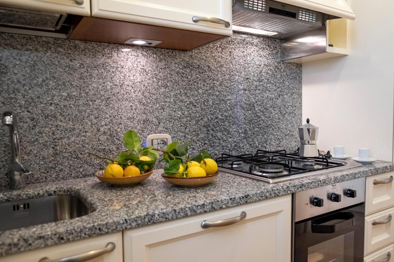 Noliday Suite Riviera Luxury Sea Flat Eksteriør bilde