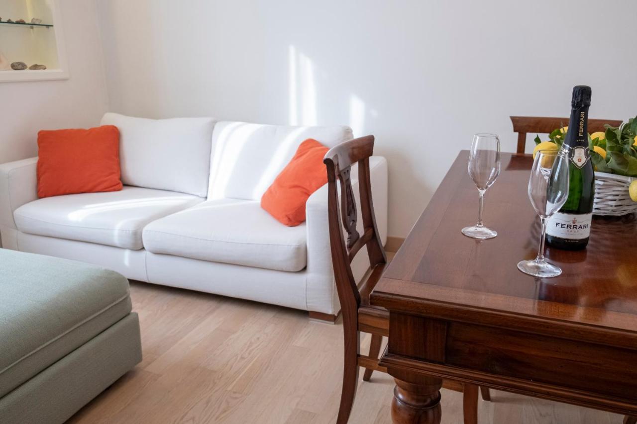 Noliday Suite Riviera Luxury Sea Flat Eksteriør bilde